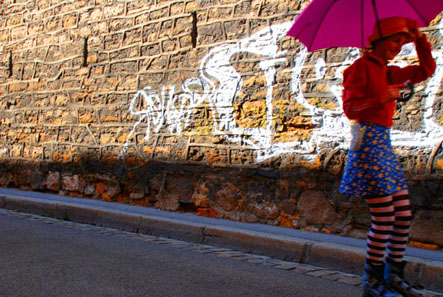 Mary Poppins, Lyon, la poste, villeurbanne, city, ville, urbain, roller, France, artiste française, artiste drômoise, mix-media, mix media-artist, photographie, photographe, photo, photographe-plasticienne.